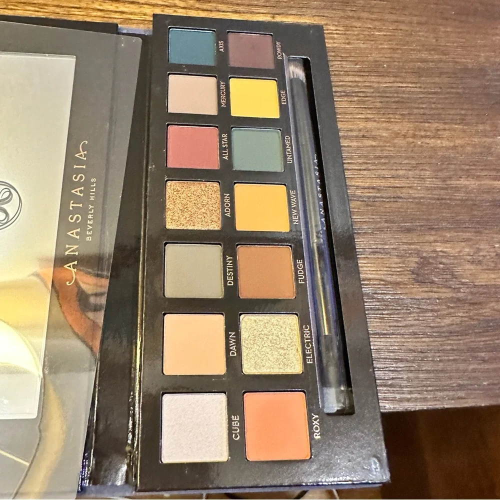 Anastasia Beverly Hills Subculture Eyeshadow Palette